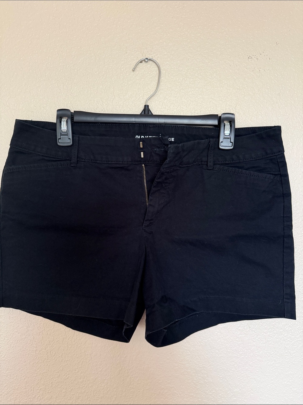 Old Navy Black Women's Stretch Pixie Shorts